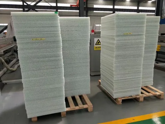 0,7–3 mm flache Glasfaserplatten aus glattem Fiberglas für Hersteller von Wohnmobil-Anhängern